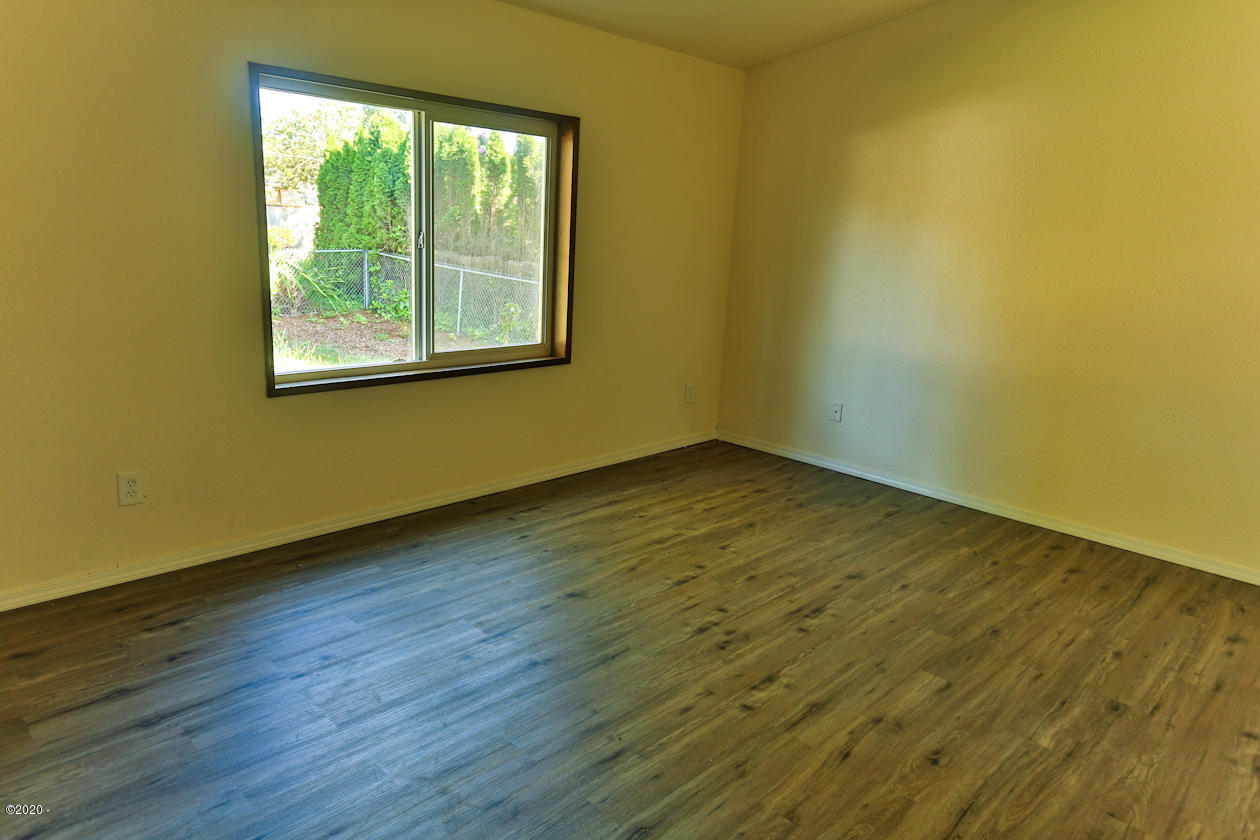 430 Southeast Gibson Road Waldport, OR 97394 - Photo 22 of 30 Guest Bedroom
