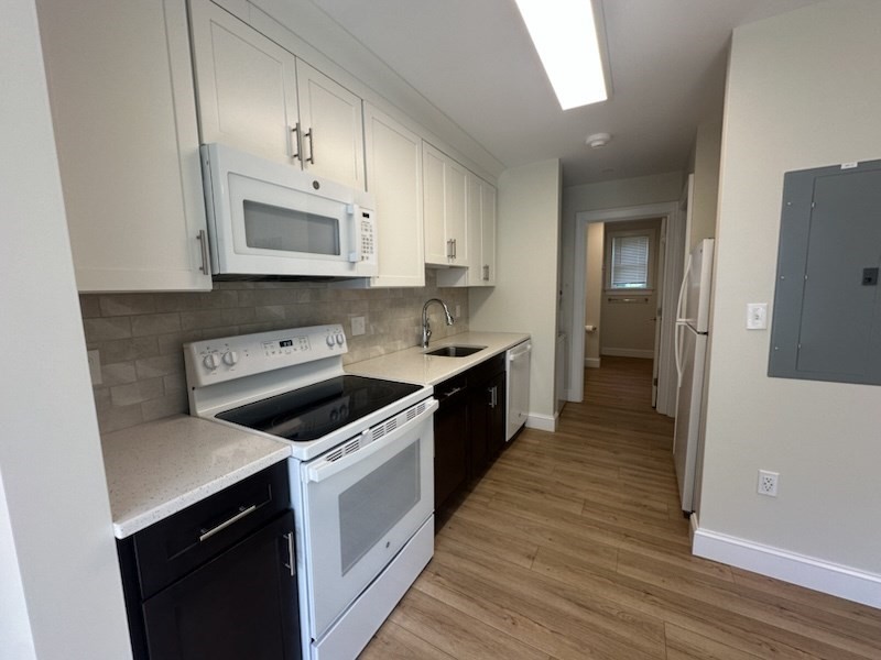 462 Main Street, Unit 3 Amherst, MA 01002 - Photo 5 of 10