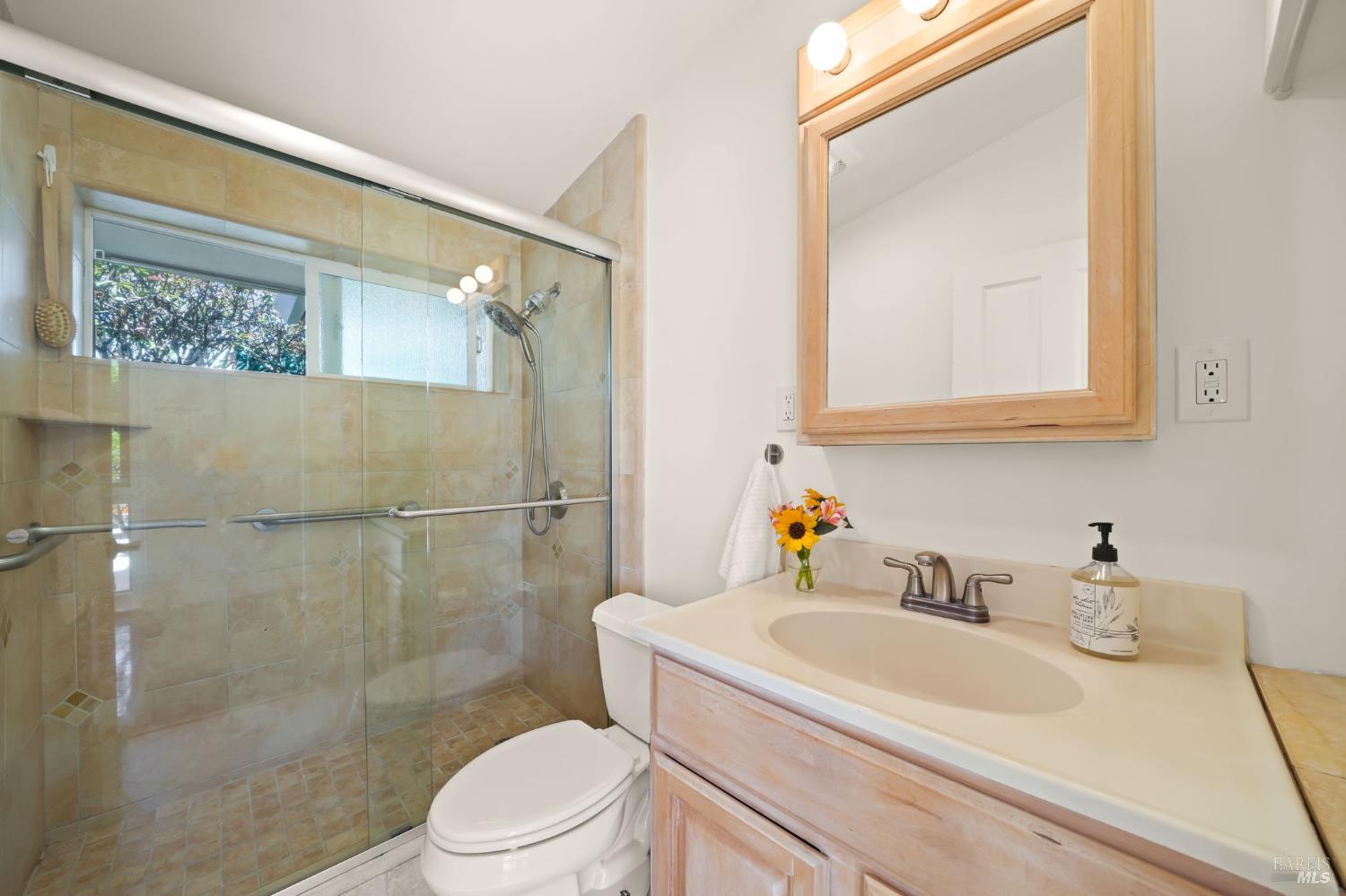 39 Orchard Way Novato, CA 94947 - Photo 15 of 47