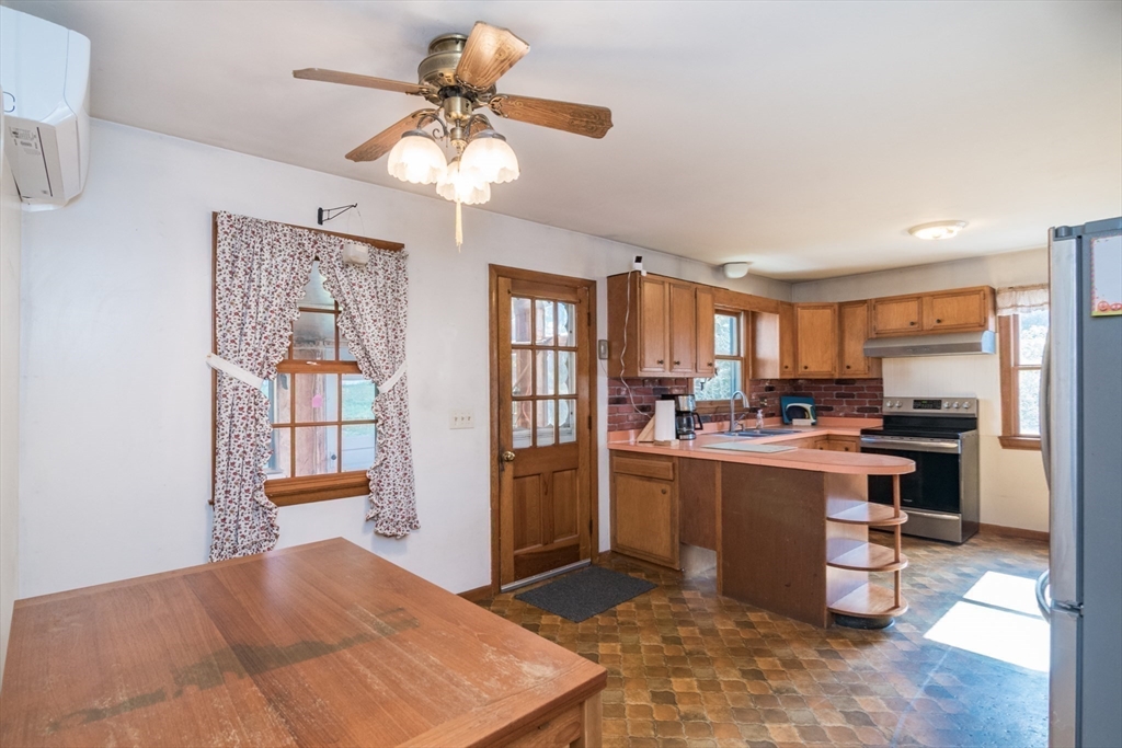 8 Sunset Drive Montague, MA 01376 - Photo 13 of 29