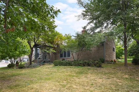 $425,000 | 8501 Riley Street, Overland Park, KS 66212