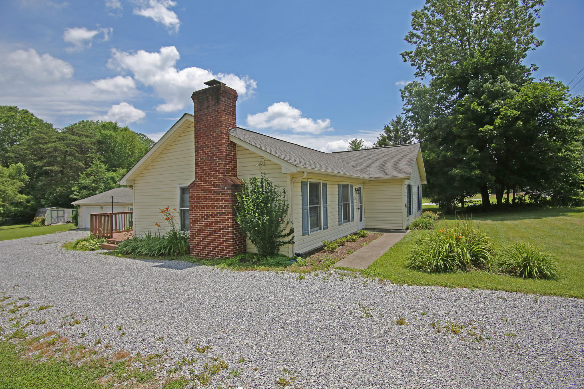 1060 Kessler Mill Road Salem, VA 24153 - Photo 43 of 45 DGA_6793