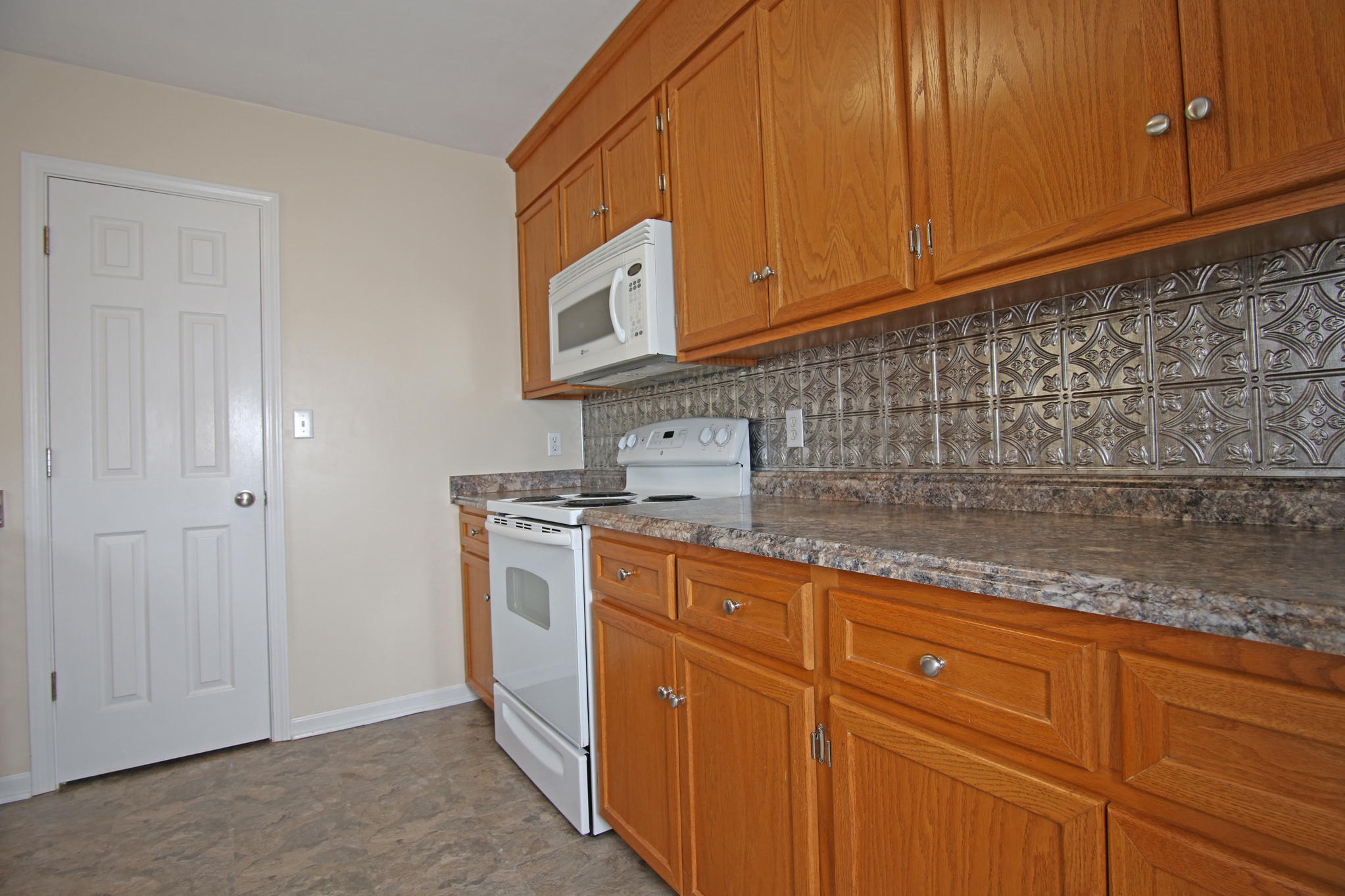 1060 Kessler Mill Road Salem, VA 24153 - Photo 6 of 45 DGA_5640