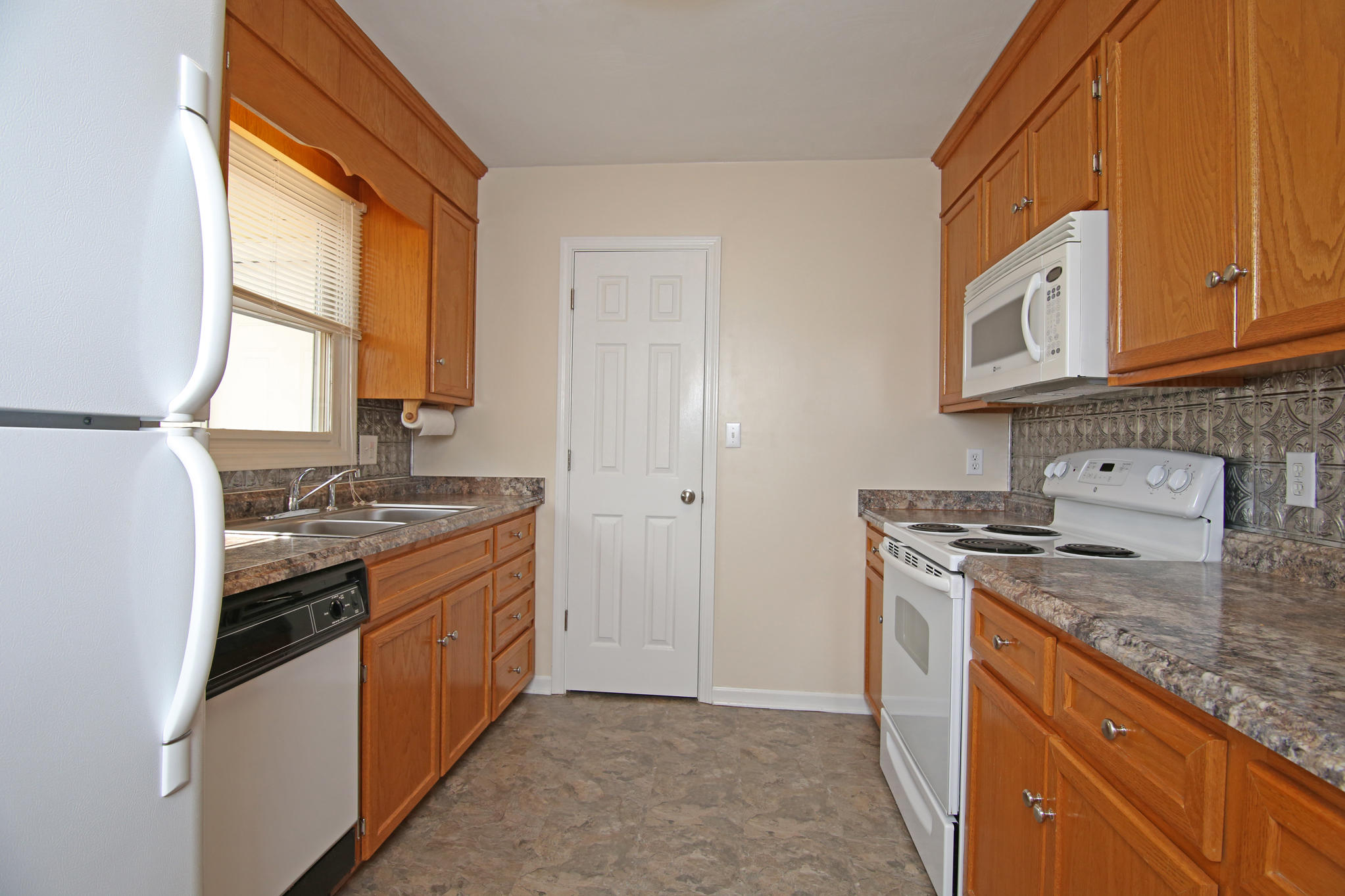 1060 Kessler Mill Road Salem, VA 24153 - Photo 7 of 45 DGA_5641