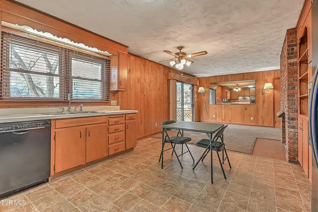 $235,000 | 420 Terry Drive, Bristol, VA 24201