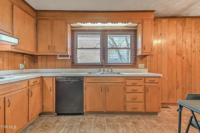 $235,000 | 420 Terry Drive, Bristol, VA 24201