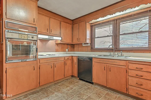 $235,000 | 420 Terry Drive, Bristol, VA 24201