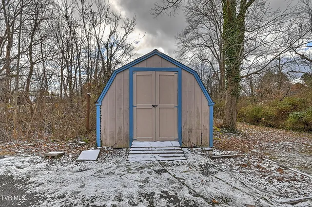 $235,000 | 420 Terry Drive, Bristol, VA 24201