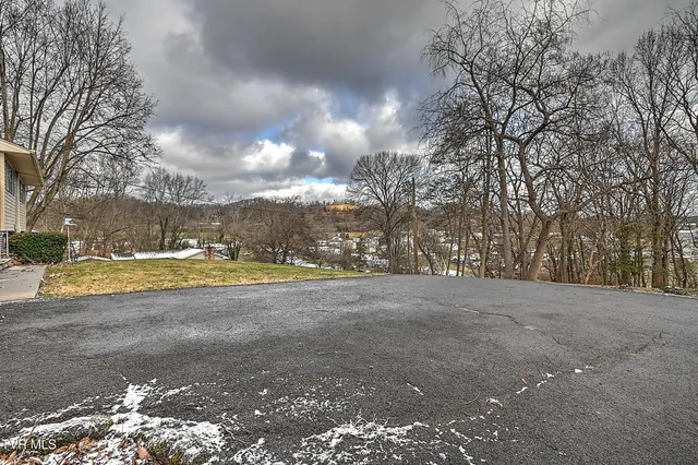 $235,000 | 420 Terry Drive, Bristol, VA 24201