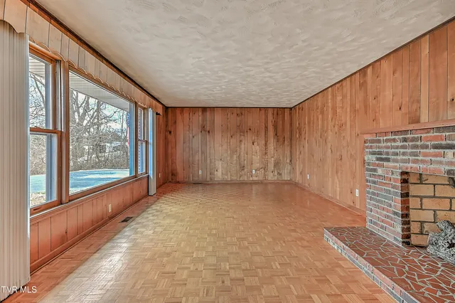 $235,000 | 420 Terry Drive, Bristol, VA 24201