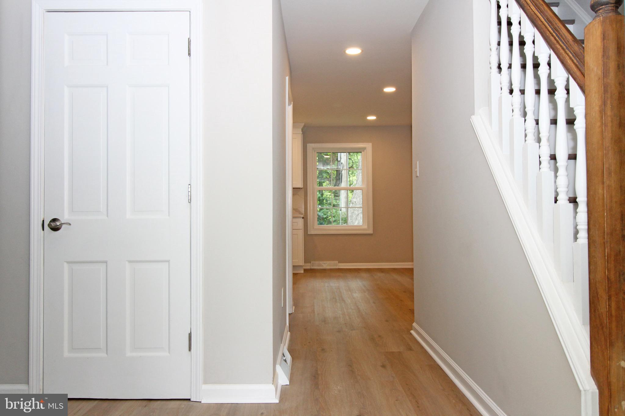 117 Midway Road Phoenixville, PA 19460 - Photo 5 of 49 Front Entry to Kitchen