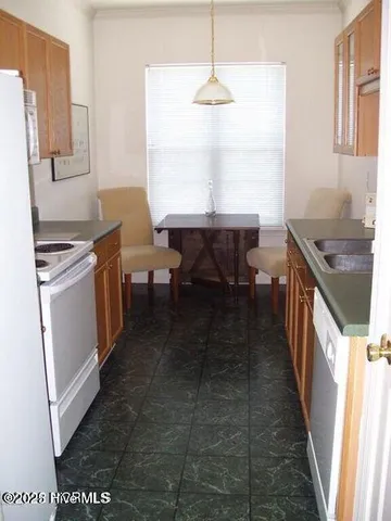 $1,700 | 4523 Sagedale Drive, Unit 303, Wilmington, NC 28405