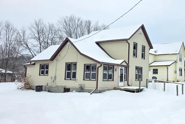 $90,000 | 319 North Washington Street, Viola, WI 54664