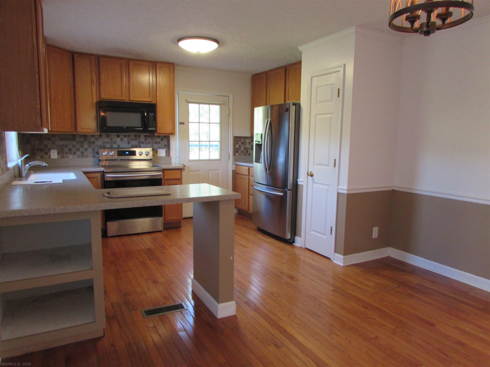 2313 Peppers Ferry Road Pulaski, VA 24301 - Photo 8 of 38 Gallery Image 8
