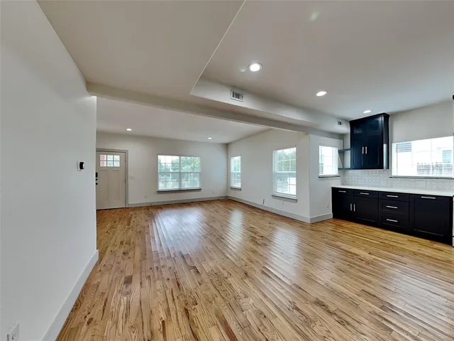 $2,195 | 1023 North Madison Avenue, Dallas, TX 75208