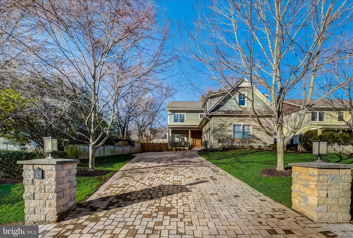 1812 MacArthur Drive McLean, VA 22101 - Photo 1 of 51