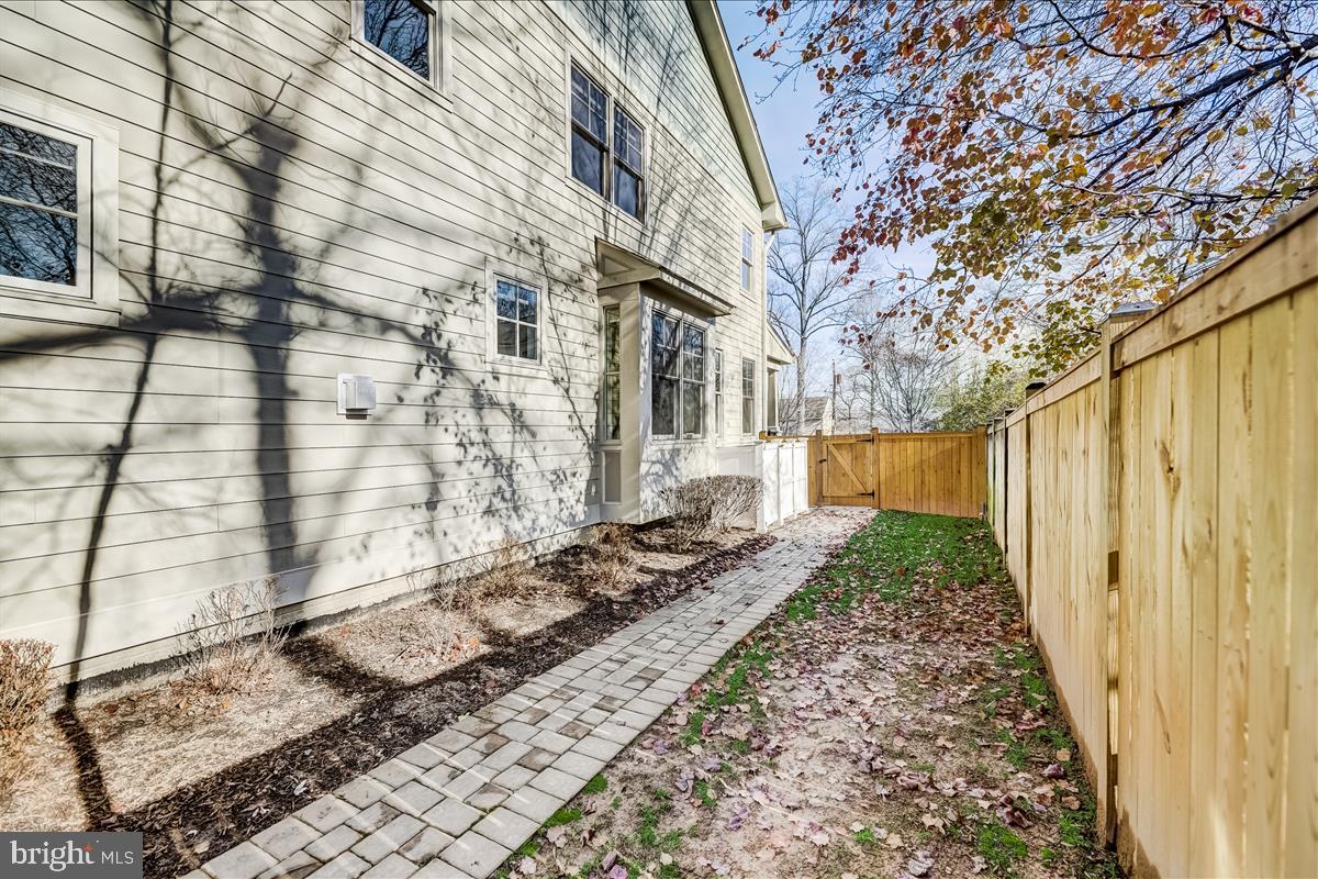 1812 MacArthur Drive McLean, VA 22101 - Photo 45 of 51