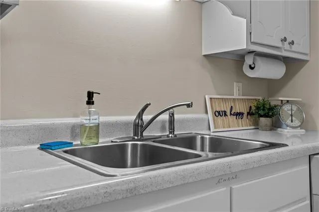 $1,400 | 2230 Sunderland Road, Unit 37E, Winston-Salem, NC 27103