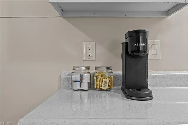 $1,400 | 2230 Sunderland Road, Unit 37E, Winston-Salem, NC 27103