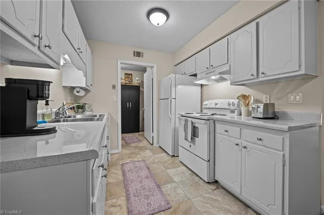 $1,400 | 2230 Sunderland Road, Unit 37E, Winston-Salem, NC 27103