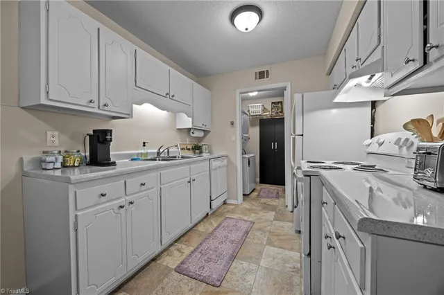 $1,400 | 2230 Sunderland Road, Unit 37E, Winston-Salem, NC 27103