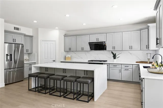 $2,350,000 | 37 Pheasant Creek, Irvine, CA 92618