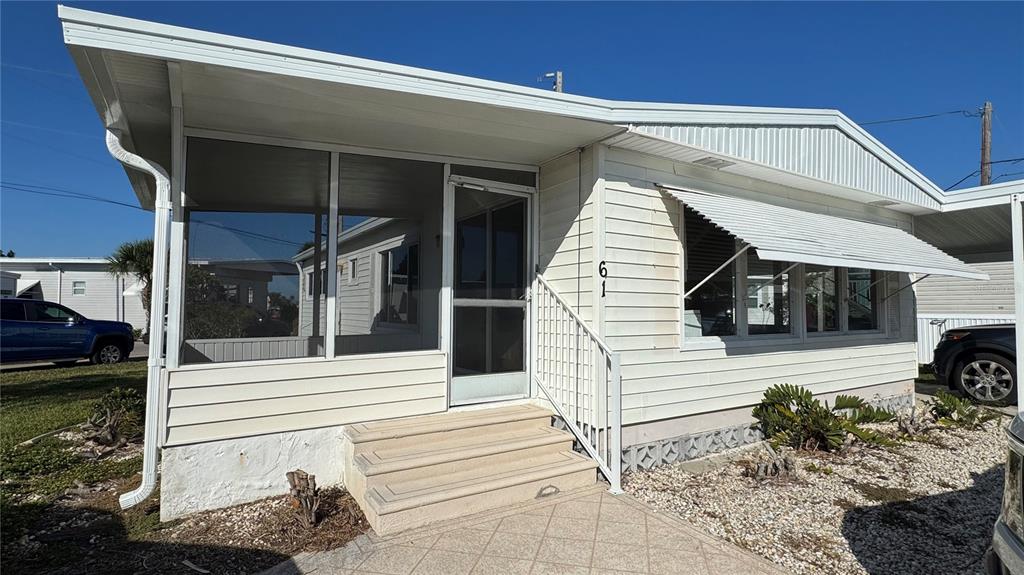 61 5th Avenue Venice, FL 34285 - Photo 16 of 35 a view of a entryway of the house