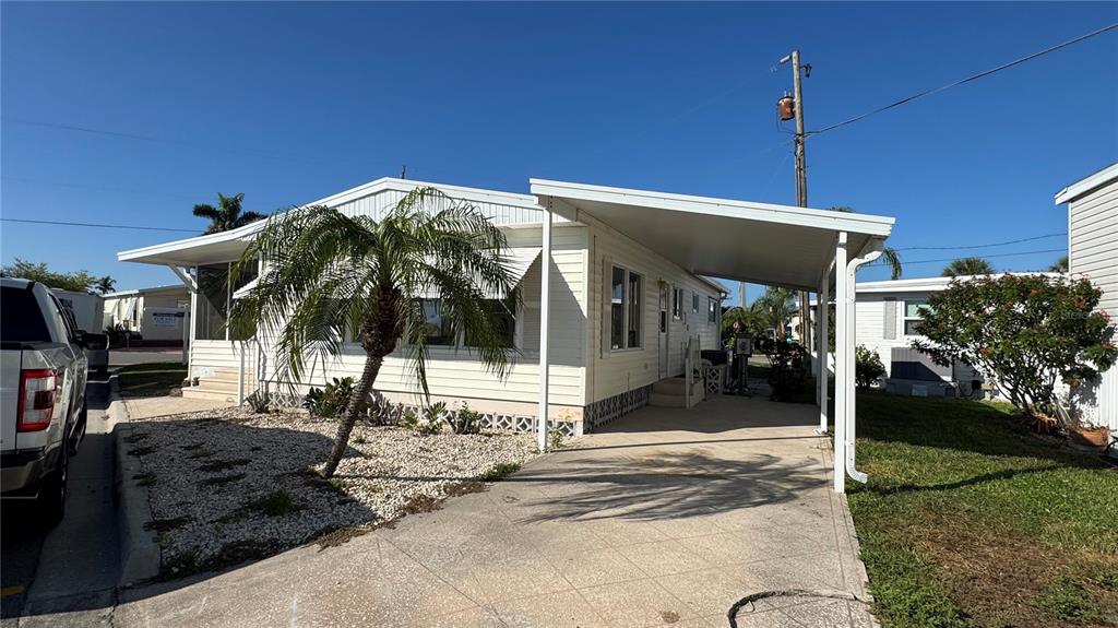 61 5th Avenue Venice, FL 34285 - Photo 18 of 35 a view of a house