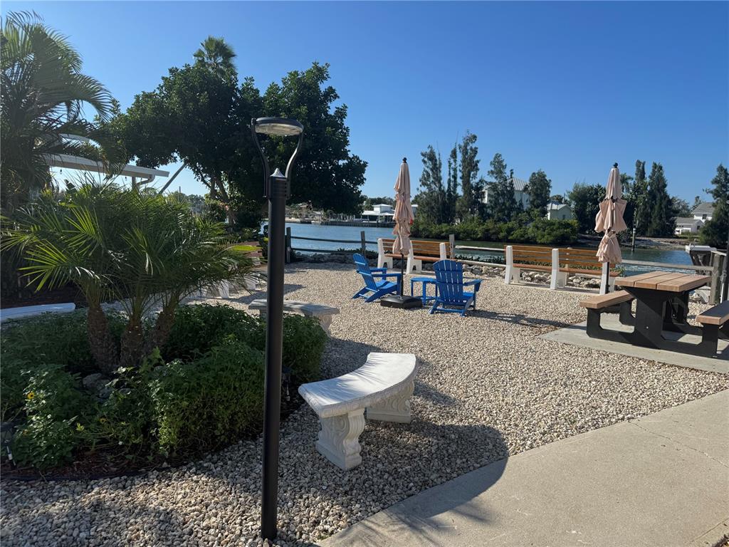 61 5th Avenue Venice, FL 34285 - Photo 21 of 35 a view of a backyard with sitting area