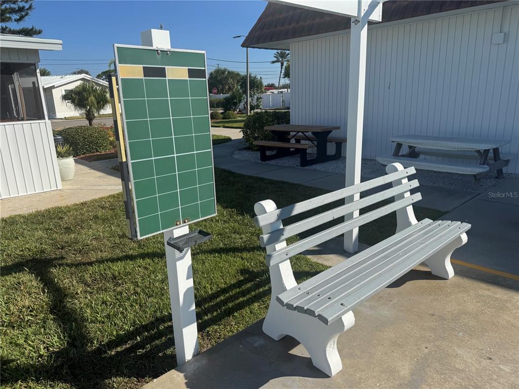 61 5th Avenue Venice, FL 34285 - Photo 33 of 35 a view of backyard with tub