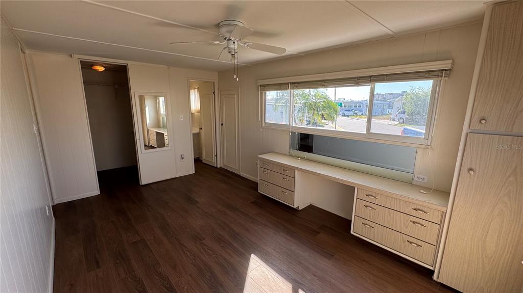 61 5th Avenue Venice, FL 34285 - Photo 9 of 35 a bathroom with a bathtub and a sink