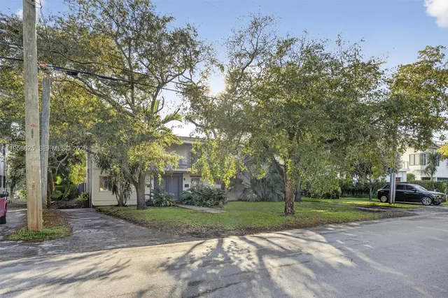 $2,800,000 | 4855 University Drive, Unit 4855, Coral Gables, FL 33146