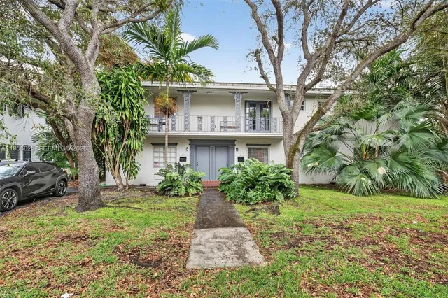 $2,800,000 | 4855 University Drive, Unit 4855, Coral Gables, FL 33146