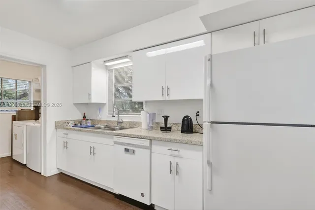 $2,800,000 | 4855 University Drive, Unit 4855, Coral Gables, FL 33146