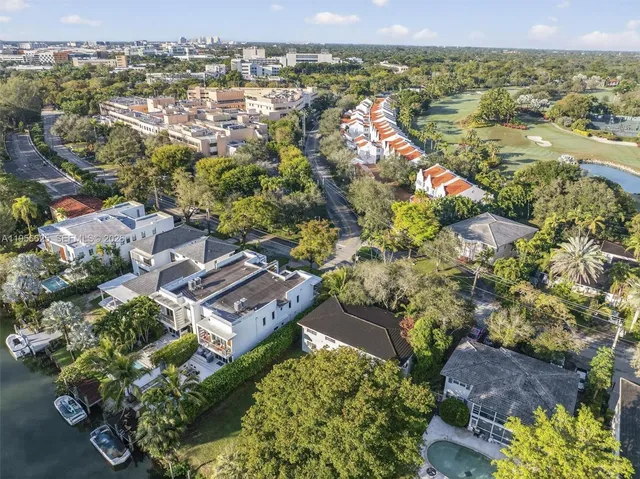 $2,800,000 | 4855 University Drive, Unit 4855, Coral Gables, FL 33146
