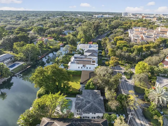 $2,800,000 | 4855 University Drive, Unit 4855, Coral Gables, FL 33146