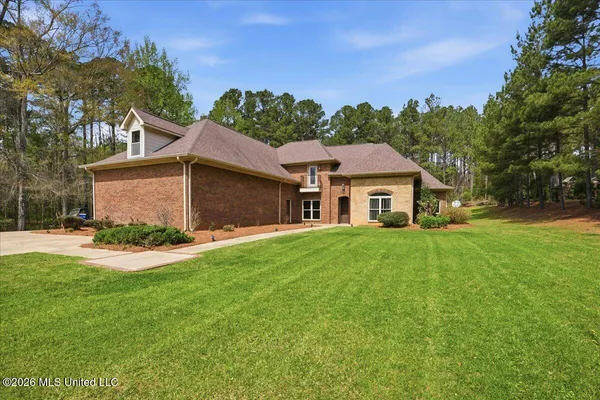 $549,900 | 206 Pioneer Hl Drive, Carthage, MS 39051