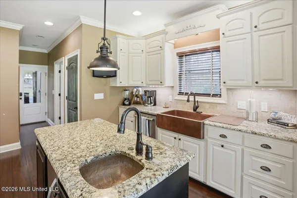 $549,900 | 206 Pioneer Hl Drive, Carthage, MS 39051