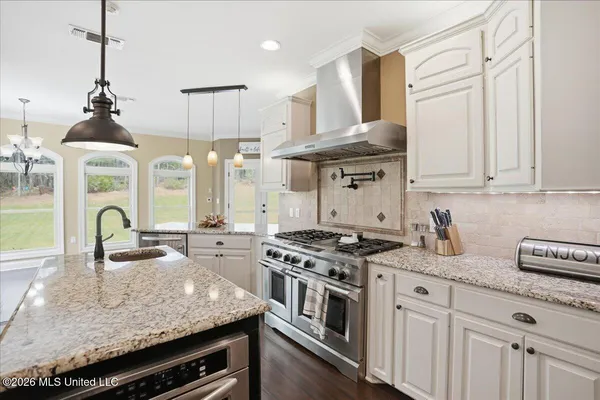 $549,900 | 206 Pioneer Hl Drive, Carthage, MS 39051