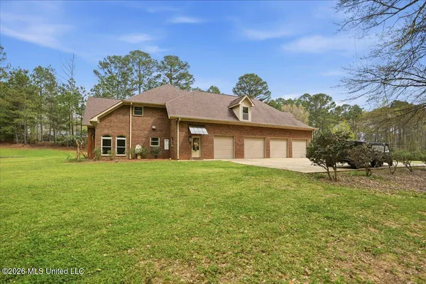 $549,900 | 206 Pioneer Hl Drive, Carthage, MS 39051