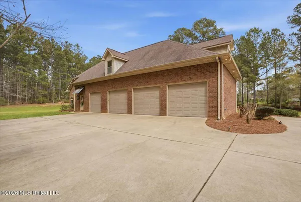 $549,900 | 206 Pioneer Hl Drive, Carthage, MS 39051