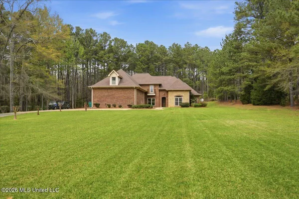 $549,900 | 206 Pioneer Hl Drive, Carthage, MS 39051