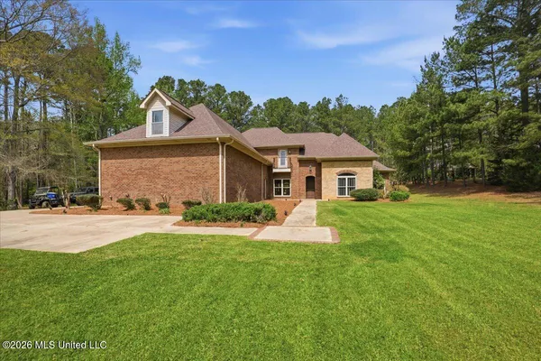 $549,900 | 206 Pioneer Hl Drive, Carthage, MS 39051