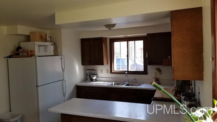 107 Sunset Shores Road Iron River, MI 49935 - Photo 7 of 27 Gallery Image 7