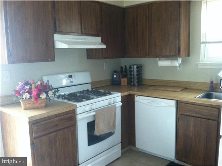 38 Maynard Drive, Unit B Sicklerville, NJ 08081 - Photo 4 of 7