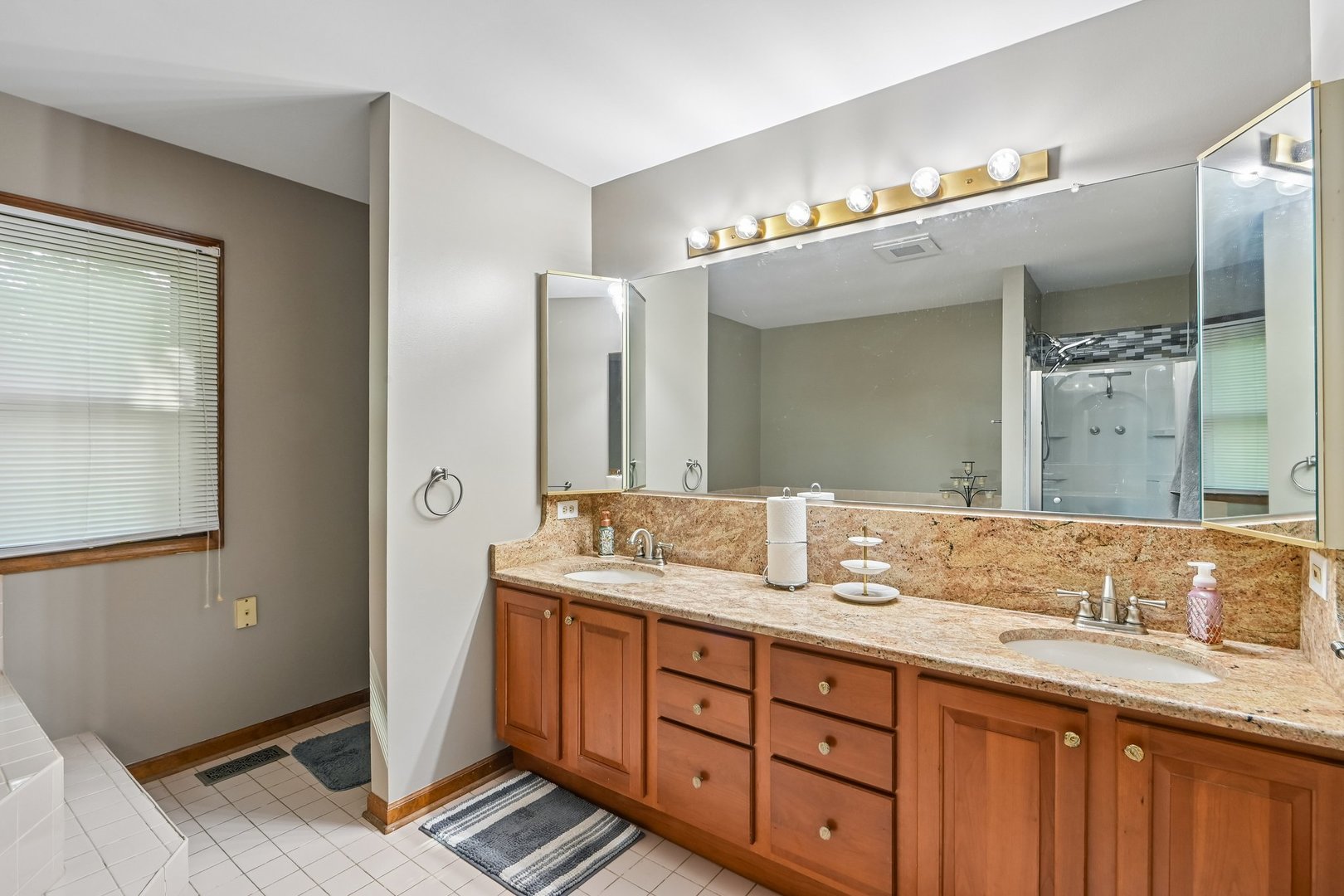 1898 Kaneville Road Geneva, IL 60134 - Photo 36 of 64 Gallery Image 36