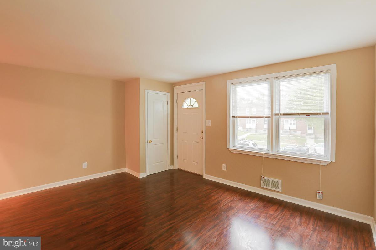4331 Eldone Road Baltimore, MD 21229 - Photo 3 of 28 Dining Room
