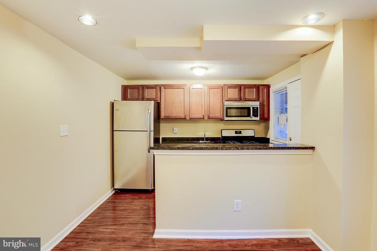 4331 Eldone Road Baltimore, MD 21229 - Photo 8 of 28 Kitchen