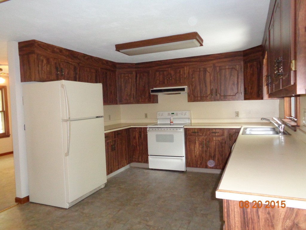 37 Borkum Road Spencer, MA 01562 - Photo 3 of 12 Gallery Image 3