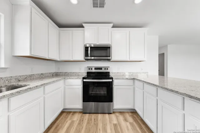 $283,900 | 16056 Imes Way, Lytle, TX 78052